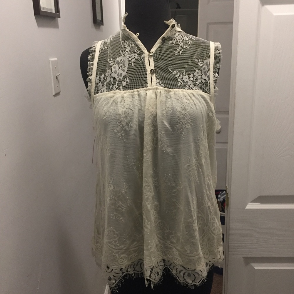 NWT White Lace Sleeveless Top